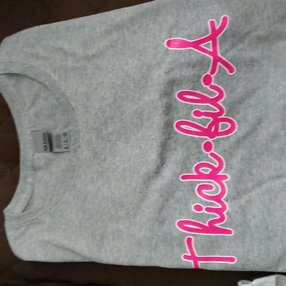 Gildan Tops - CUSTOM MADE TSHIRTS